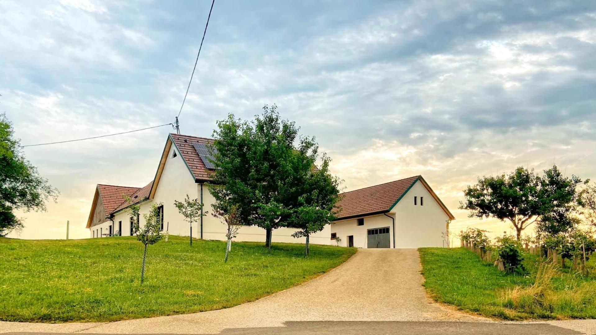 Kaeferberghof Im Burgenland, Komfortzimmer Mit Fruehstueck, Bed & Breakfast, Urlaub Am Bauernhof Eltendorf Luaran gambar